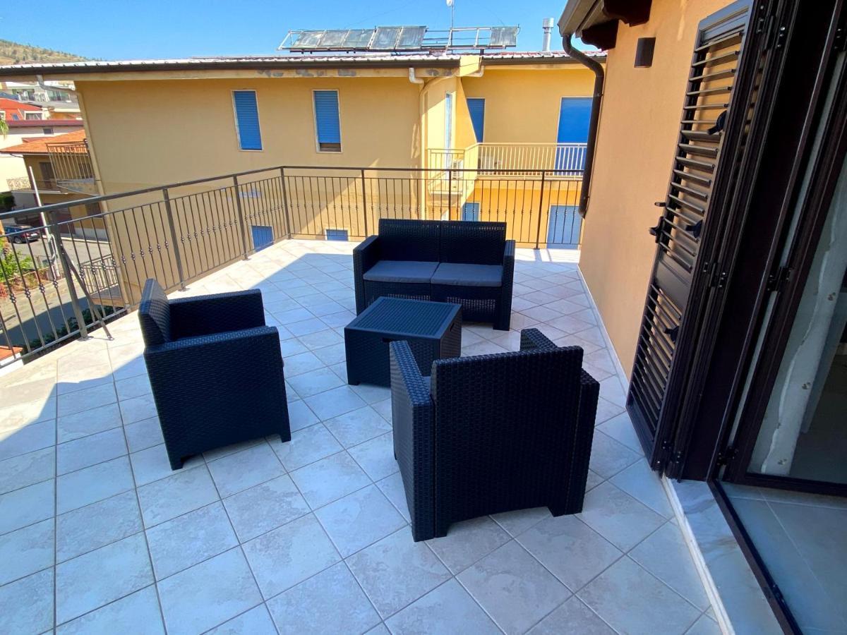 B&B Mediterraneo Торре-Мелисса Экстерьер фото